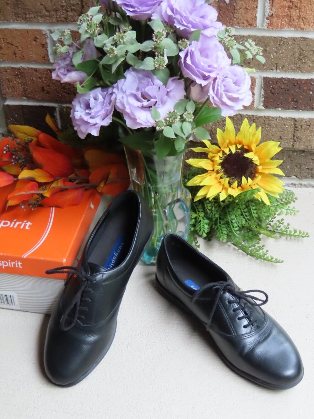 Black Walking Shoes - Easy Spirit